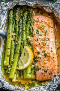 Baked salmon in foil