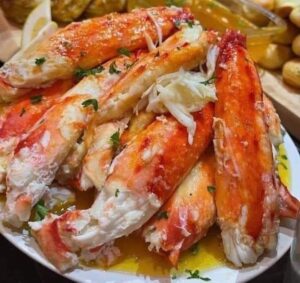 Baked Crab Legs in Butter Sauce